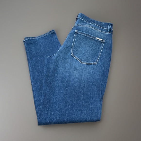 White House Black Market Denim - White House Black Market WHBM Mid-Rise Slim Everyday Soft Jeans